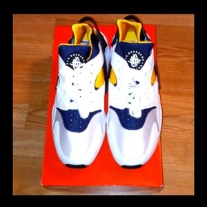 Nike Air Huarache Size 11 White/Midnight Blue/Yellow (Worn Once)